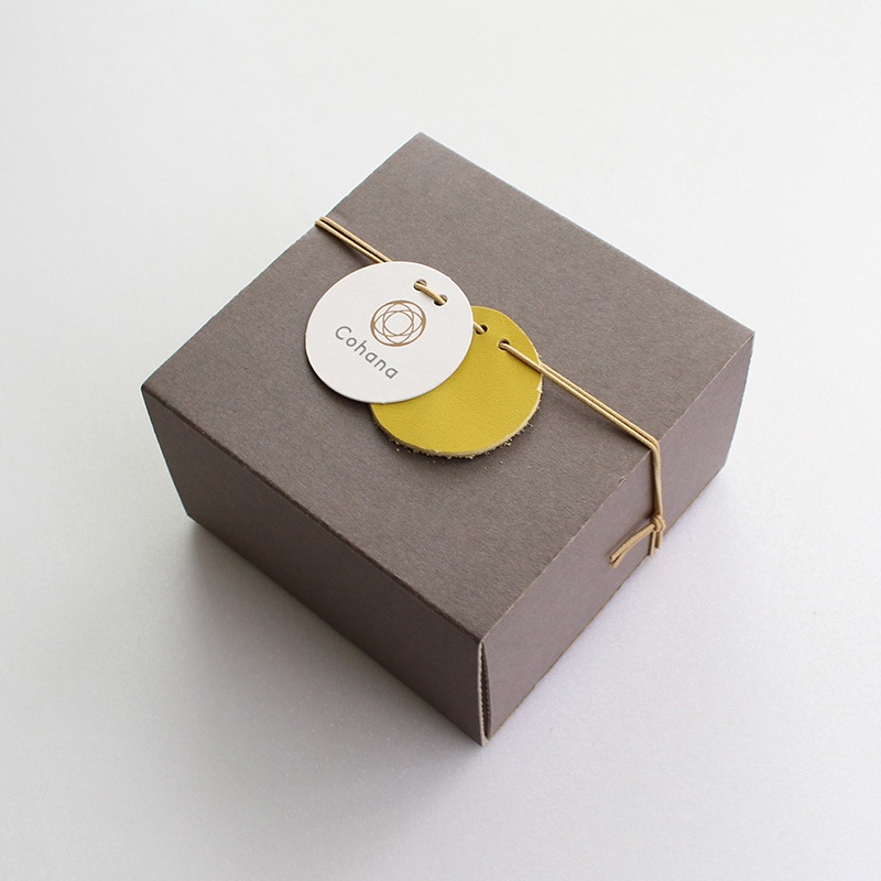 白なめし革の巾着