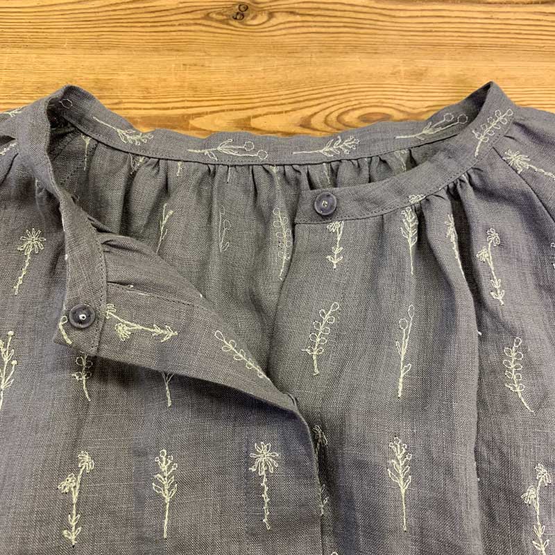 ラグランスリーブの前あきワンピースa(作り方なし）斉藤謠子のまいにちを楽しむ服とバッグ掲載
