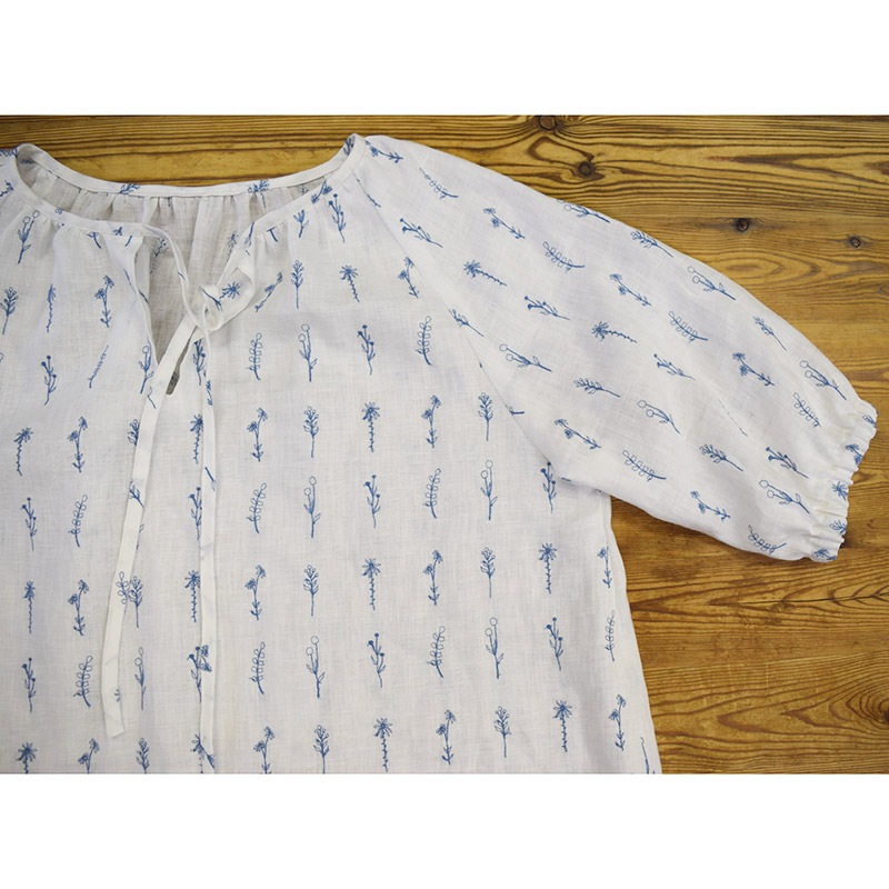 ラグランスリーブのブラウス(作り方なし）斉藤謠子のまいにちを楽しむ服とバッグ掲載