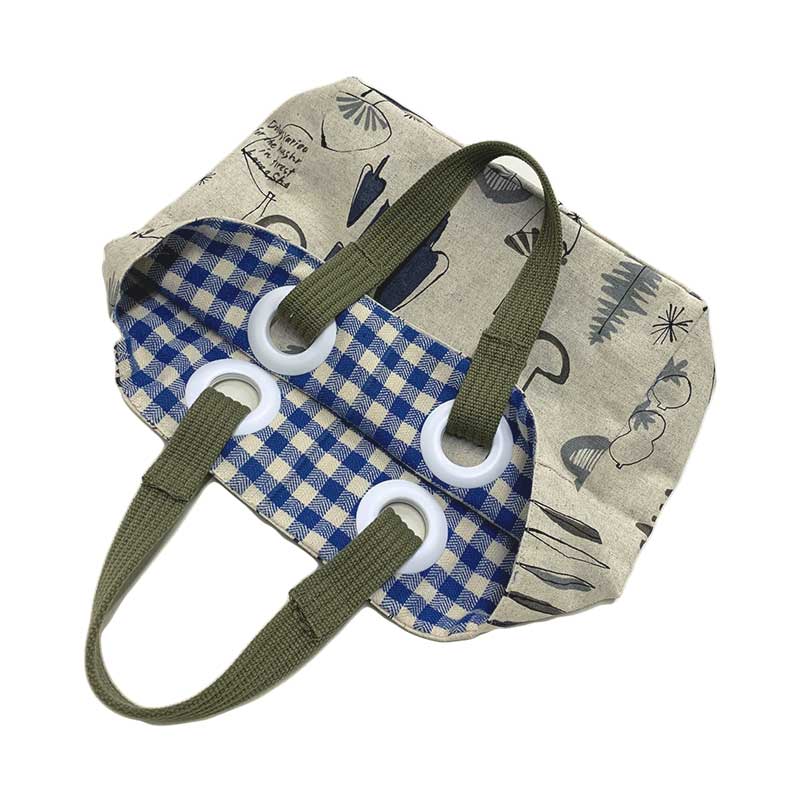 ちょっと小さなハトメのトートバッグ