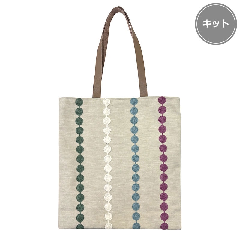水玉刺しゅうのバッグ