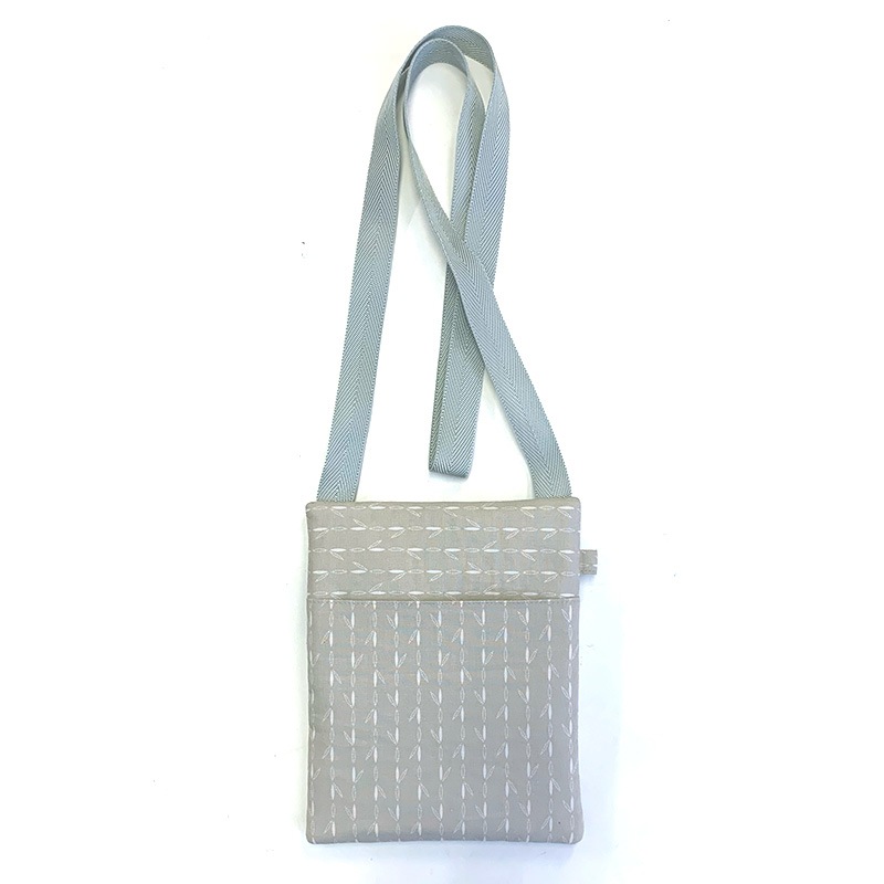 【20％OFF】酔っぱらいの小道のサコッシュ（作り方なし）斉藤謠子のトラディショナル・パターン掲載