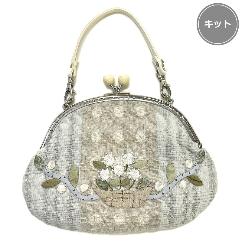 白いお花のがま口（ストラップ付）