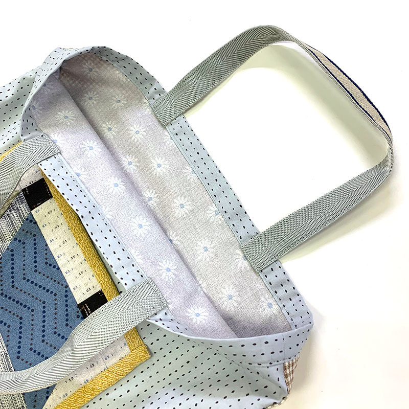 【50%OFF】スクールハウスのバッグ(作り方なし)斉藤謠子のトラディショナル・パターン掲載