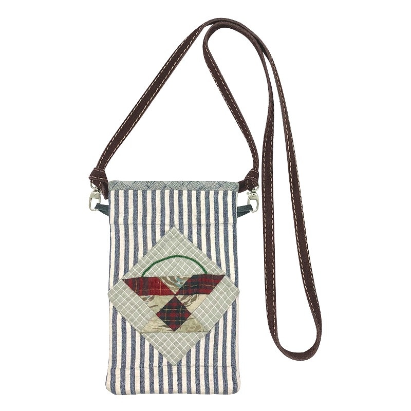 値下げしました！カルロスファルチ　パッチワークポシェット imgrc0120780225.jpg