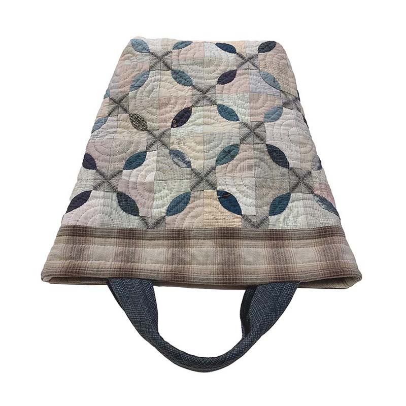 Rose Dream のトートバッグ(作り方なし)スリーパッチでできるキルト掲載