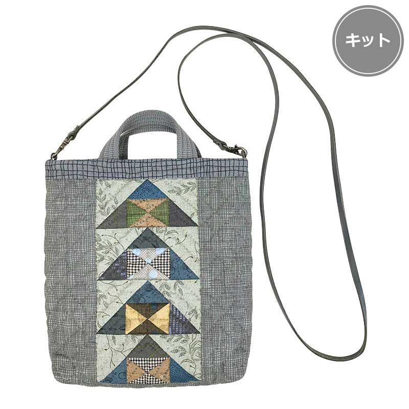 トライアングルのショルダーバッグ