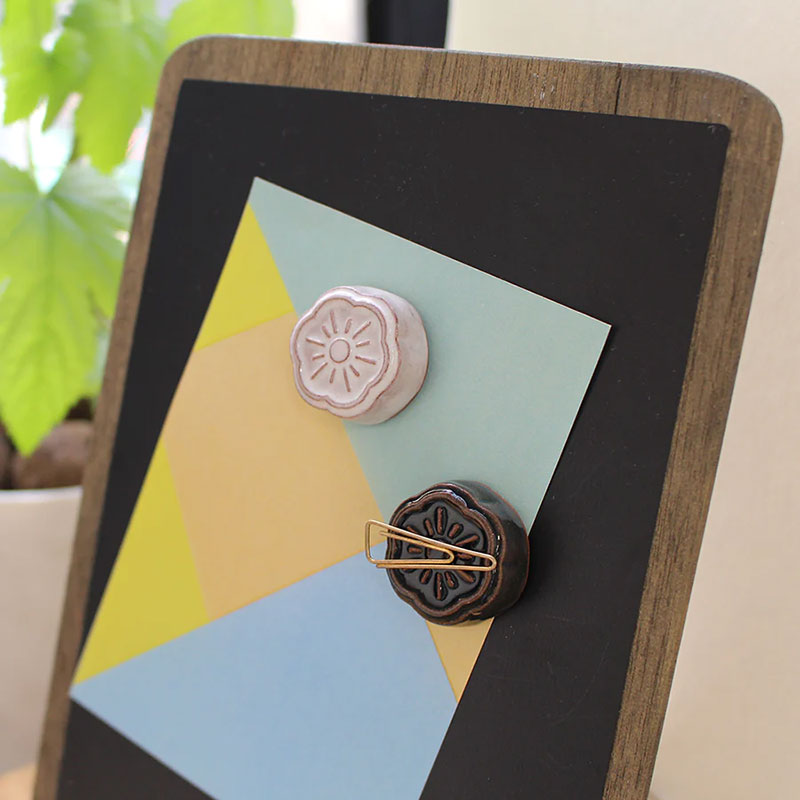 淡路瓦の針やすめ