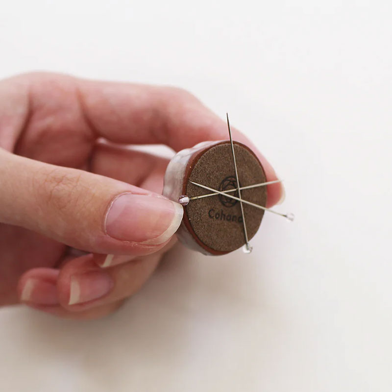 淡路瓦の針やすめ