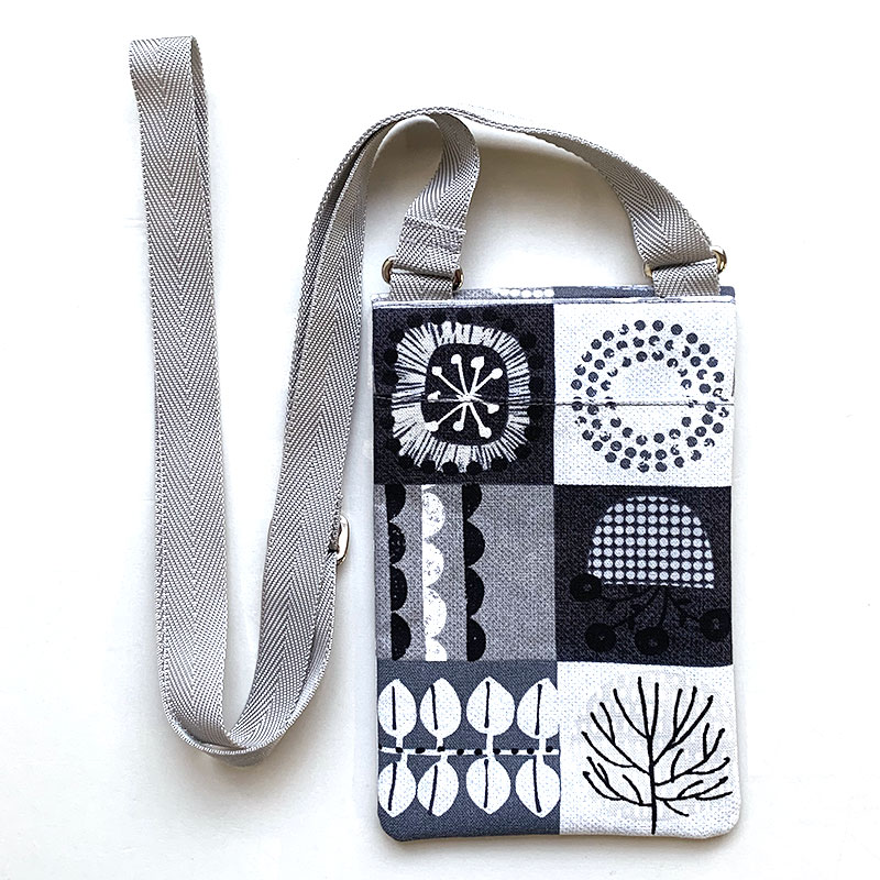 スマホポシェット 作り方なし すてきにハンドメイド22年3月号掲載 Web限定販売 キルトパーティ スマホポシェット 作り方なし すてきにハンドメイド22年3月号掲載 Web限定販売 キルトパーティ