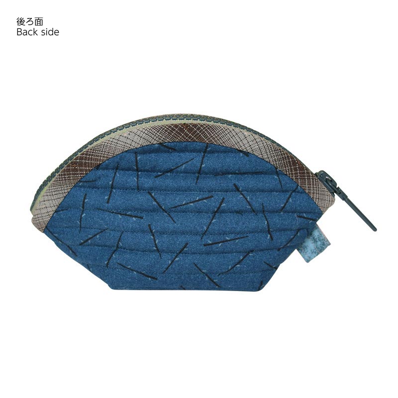 木と鳥の青いポーチ