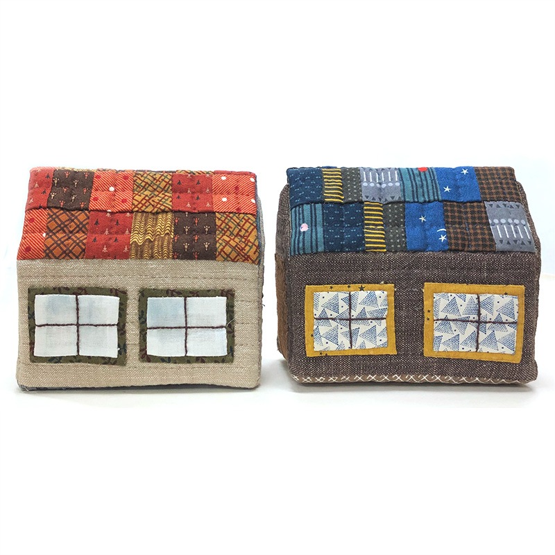 立体ハウスの小物入れ *