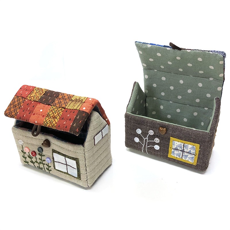 立体ハウスの小物入れ *