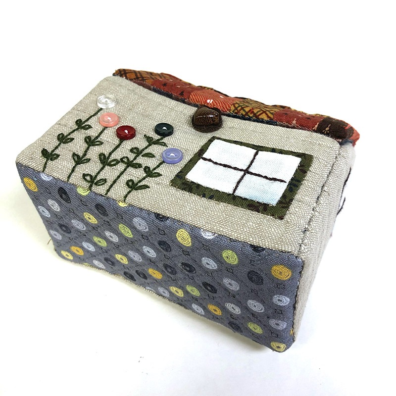 立体ハウスの小物入れ *