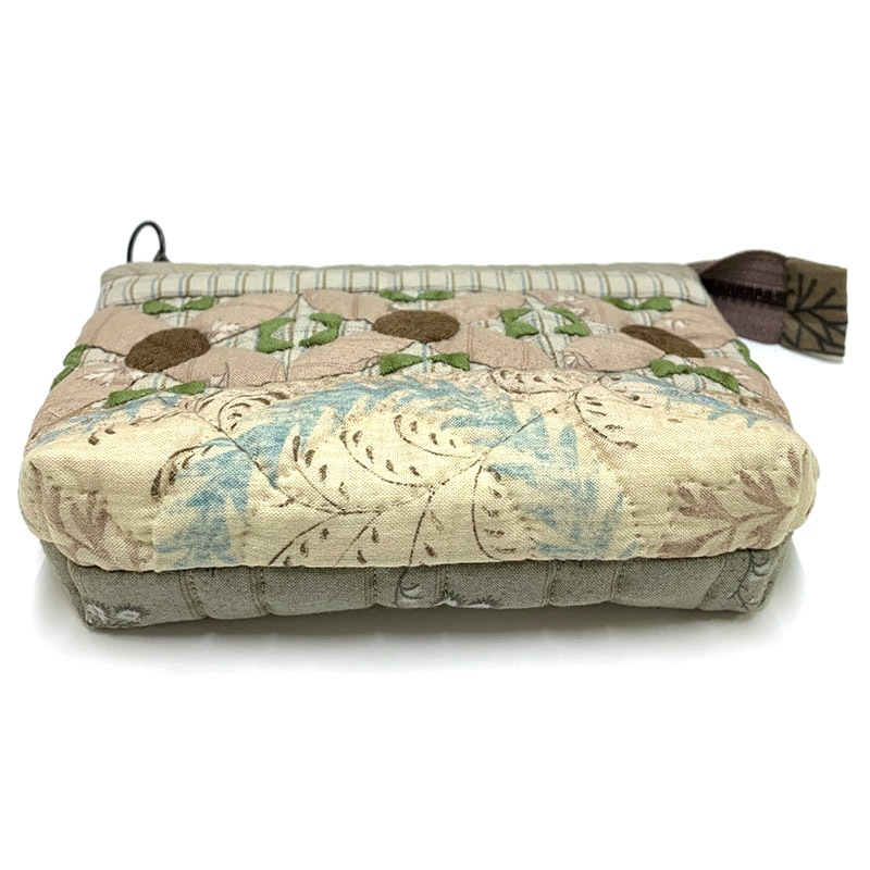 アバランシェリリーのポーチ