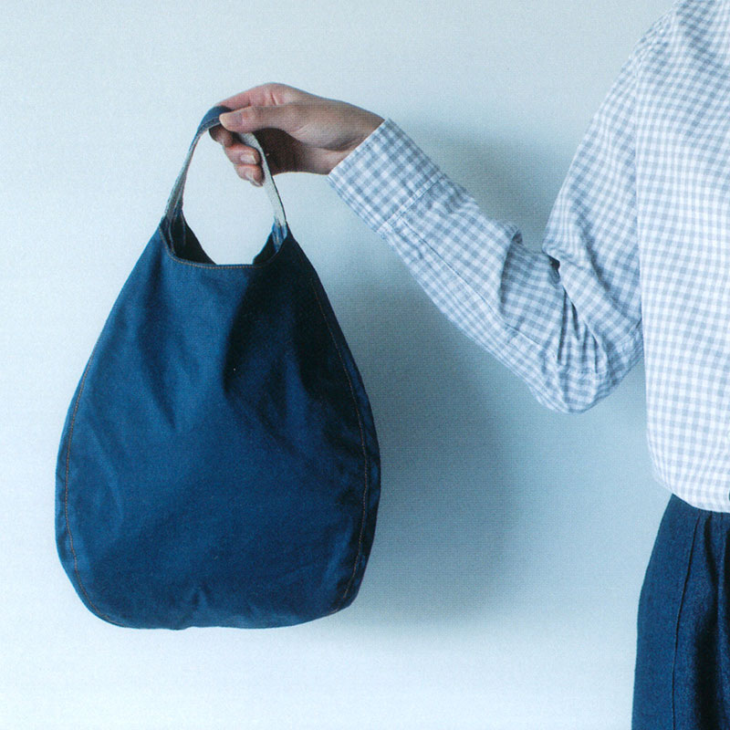 バルーンバッグb(紺)(作り方なし)斉藤謠子のいつも心地のよい服とバッグ掲載