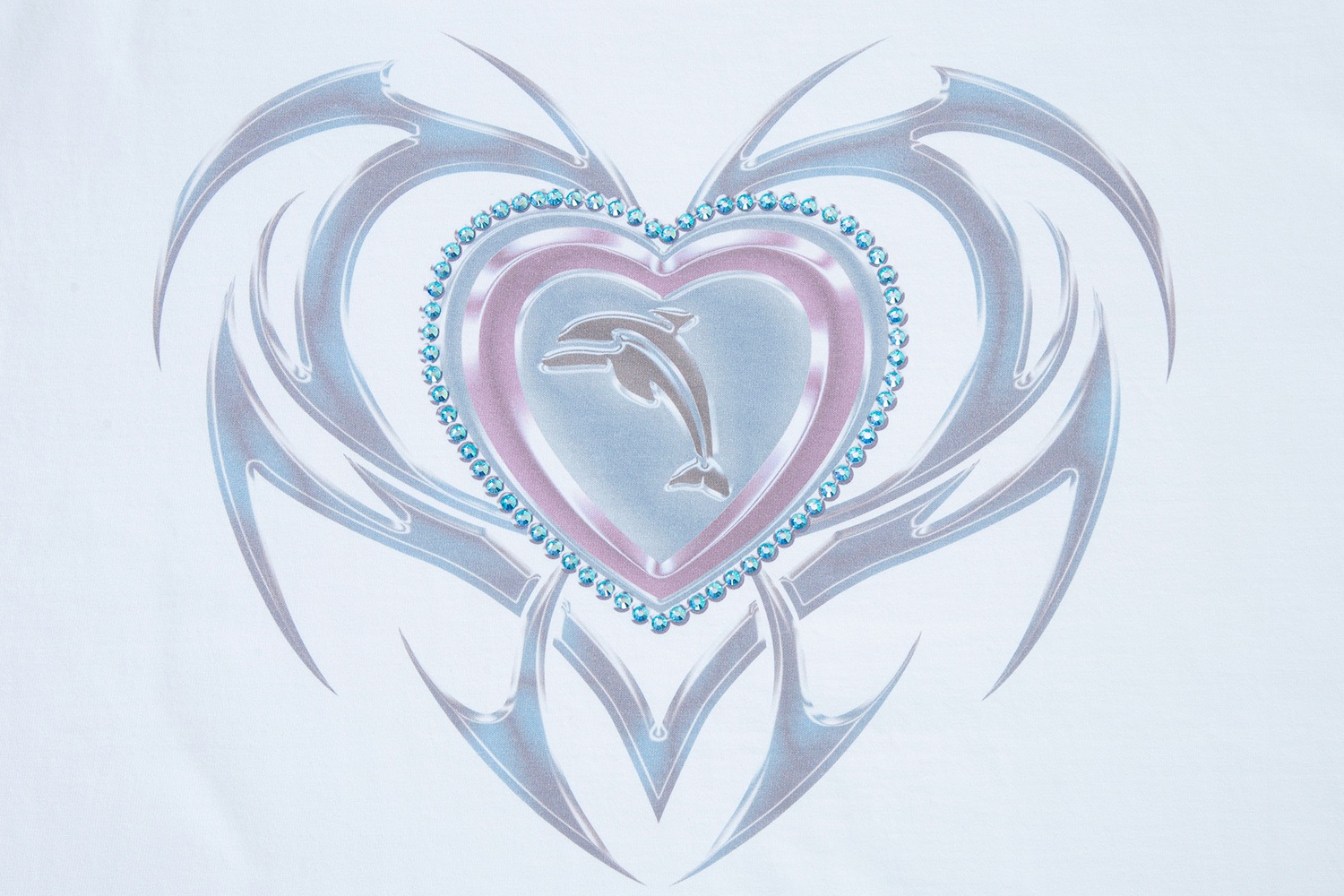 white heart dolphin twinkle T-shirt 