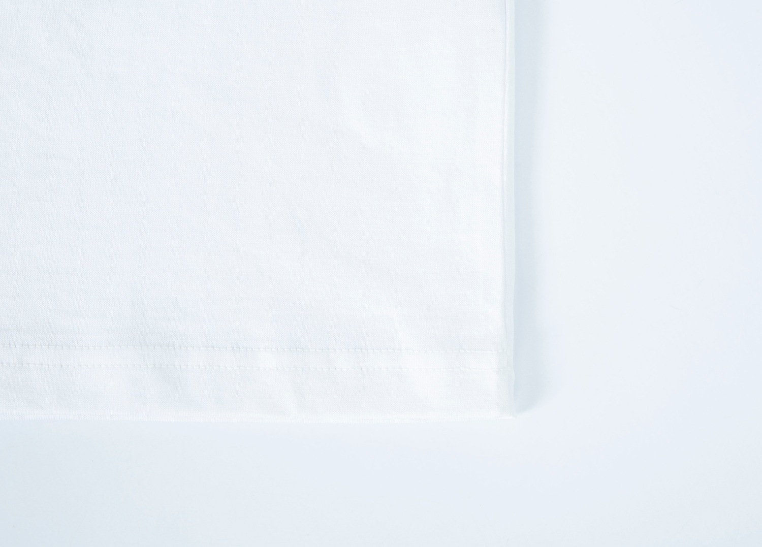 white heart twin dolphin twinkle T-shirt 