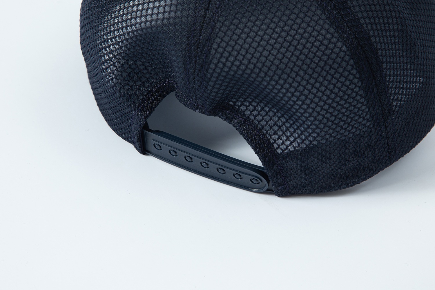 (navy) playing doctor mesh cap 