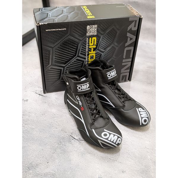 【SALE】OMP/レーシングシューズ ONE-S SHOES FIA 8856-2018