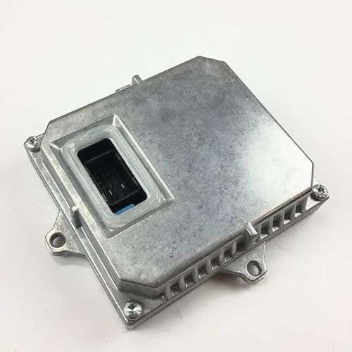 純正品　キセノンライト　コントロールユニット　　ALFA147/GT(937)　　77362682