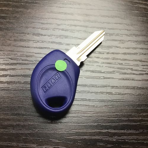 純正品 ブランクキー (CODE-1イモビライザーチップ付) FIAT PANDA(141)、170Cinquecento 716661040