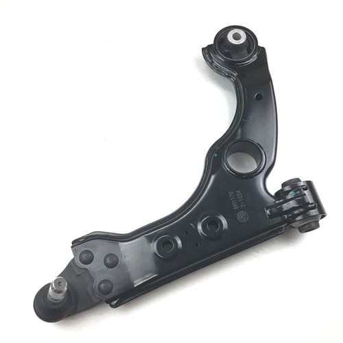 社外品　フロントロアアームASSY　右側　　ALFA　ジュリエッタ（940）　　50521045