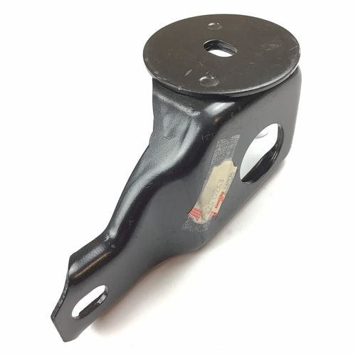 純正品　ミッションマウントブラケット　後側　　LANCIA　DELTA（831）　82415263