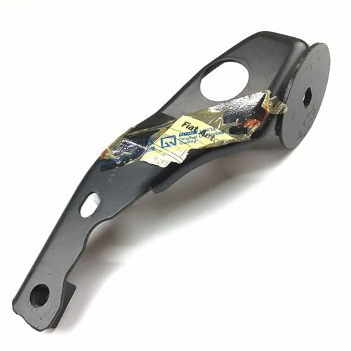 純正品　ミッションマウントブラケット　前側　　LANCIA　DELTA（831）　82433265