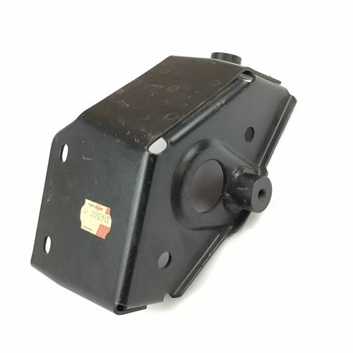純正品　エンジンマウントブラケット（右側）　LANCIA　DELTA（831）8V　　　82415447