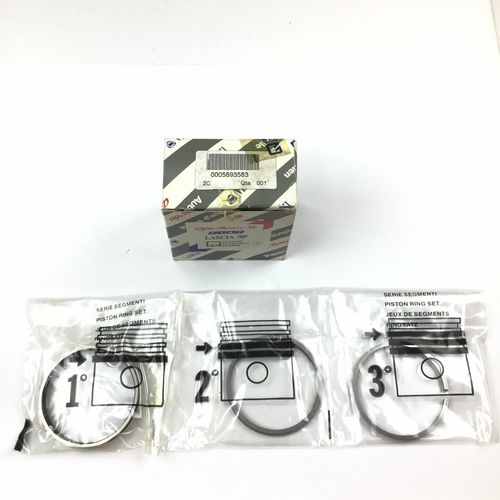 純正品　ピストンリングセット　+0.4　FIAT　PANDA（141）1.0/1.1　5893583　71737772　(1セット/4気筒分）