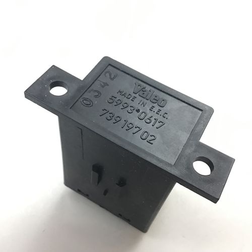 純正品　ワイパーコントロールユニット　　ALFAROMEO　gtv/spider（916）　　60608779