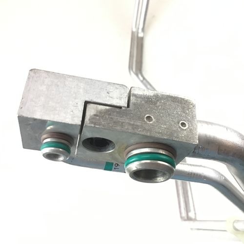 純正品 エアコンホースASSY エバポレーター側 （行き/戻り一体型