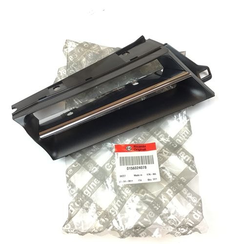 純正品 フロントサイドグリル RH ALFA156 156024078