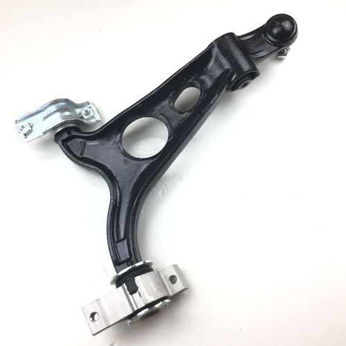 社外品　フロントロアアームASSY　右側　　ALFA　147/156/GT　　50509339　　60652466　　60686892