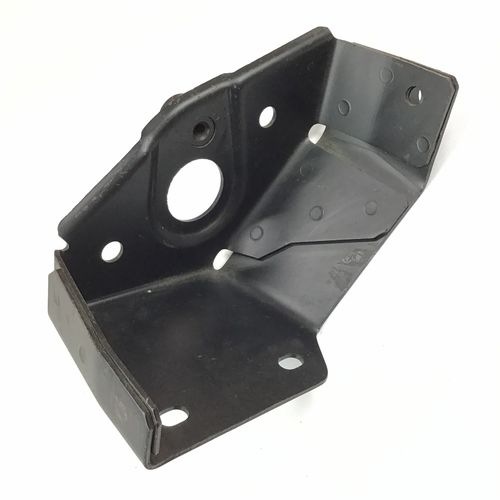 純正品 エンジンマウントブラケット（右側） LANCIA DELTA（831）8V