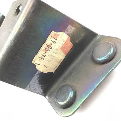 純正品　フロントバンパーブラケット　右側　　LANCIA　DELTA(831)　16V　　82443310