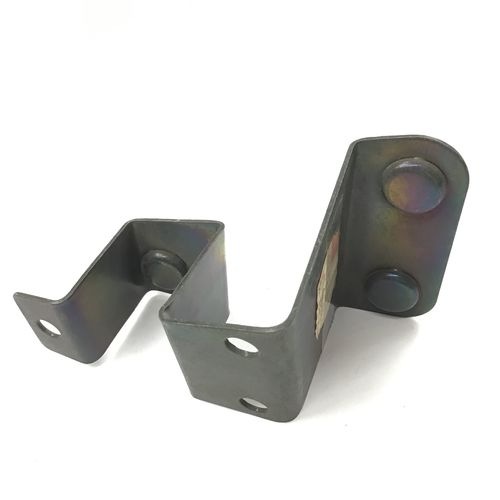 純正品　フロントバンパーブラケット　右側　　LANCIA　DELTA(831)　16V　　82443310