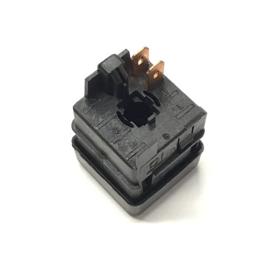 純正品　フォグランプスイッチ　LANCIA　DELTA　8/16V　176020580