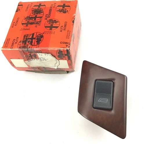 純正品　パワーウインドスイッチ　パネル付き（ウッドルック）　左ハンドル車/リア/RH　ALFA155　　60619834