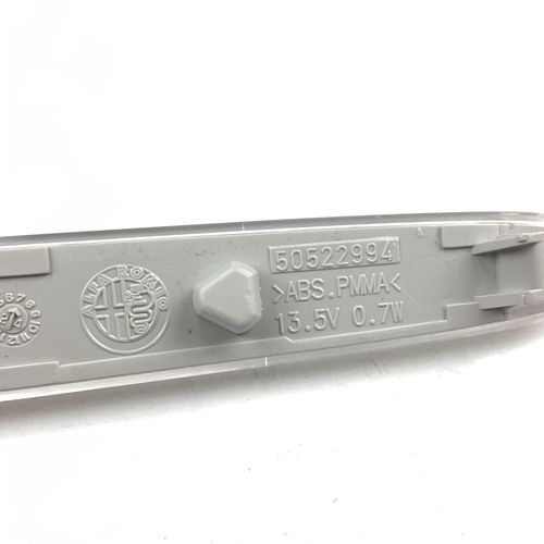 純正品　サイドマーカーランプ　左側　　ALFA　ジュリエッタ（940）　　　50522994
