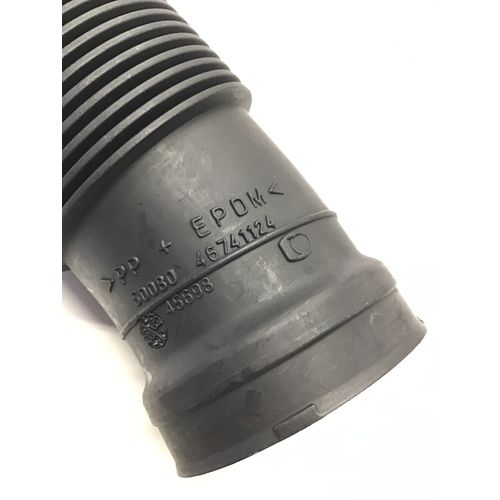 純正品　インテークホース　ALFA147　1.6/2.0　　エアフロ～スロットル部　46741124