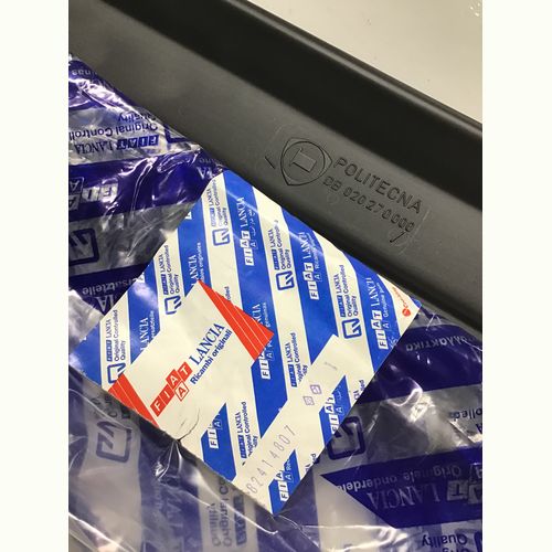 純正品　リアバンパーサポート　82414807　LANCIA　DELTA　全モデル　