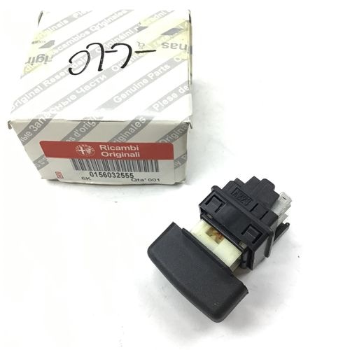 純正品　ドアロックスイッチ　ALFA156　後期内装用　　156032555