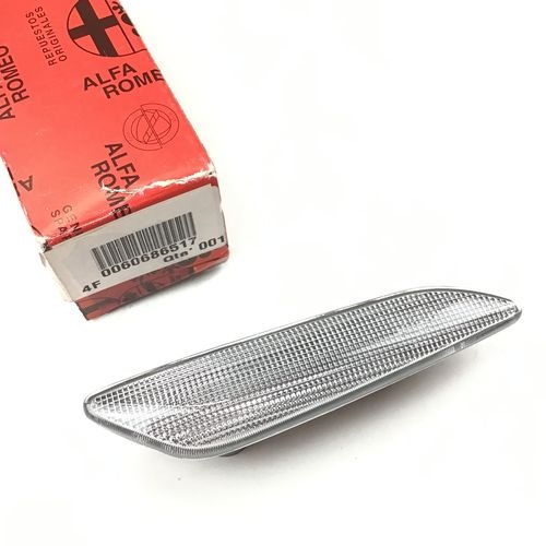 純正品　サイドマーカーレンズ　左側　　ALFA156後期、147後期　LANCIA　YPSILON(843)、DELTA(844)　　60686517
