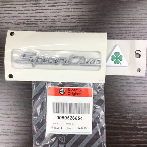 純正品　フェンダーバッジ　”Sportivo”　左側　（145ｍｍ×27mm)　ALFA　ジュリエッタ　　50526654