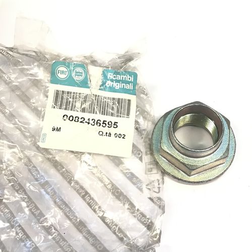 純正品　ハブロックナット　リア　ALFA　147/156/GT/164/166、LANCIA　THEMA/KAPPA　　82436595