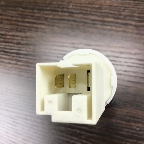 社外品　ストップランプスイッチ　2極タイプ　ALFA166、gtv/spider（916）、COUPE　FIAT　など　　＊要車台番号確認　　7627639　　7682537