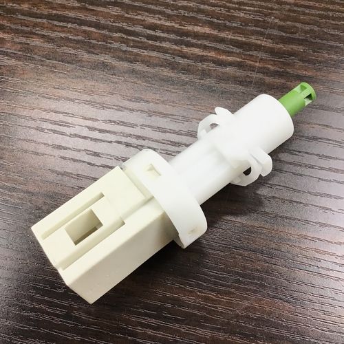 社外品　ストップランプスイッチ　2極タイプ　ALFA166、gtv/spider（916）、COUPE　FIAT　など　　＊要車台番号確認　　7627639　　7682537