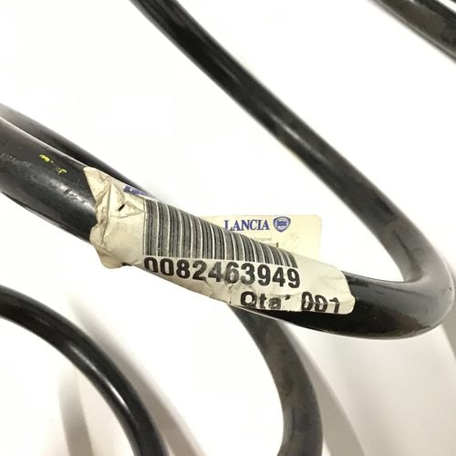 純正品 フロントコイルスプリング LANCIA DELTA Evo 82463949